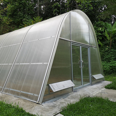 Sécheuse solaire en polycarbonate protégée UV personnalisée Serre avec système d'ombrage à l'extérieur à l'intérieur