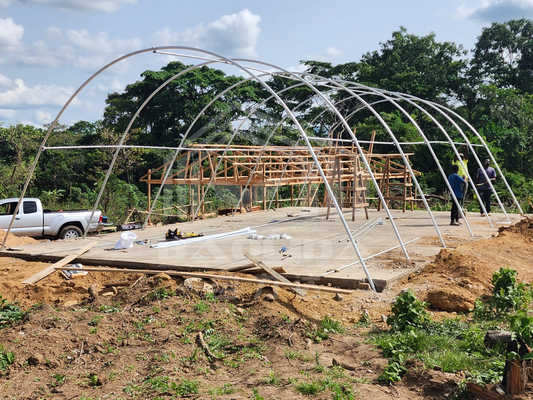 Serre de séchage avec protection UV et ventilation pour les herbes, les légumes et les fruits